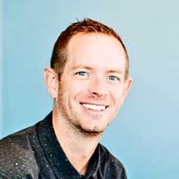 Nate Arnold headshot